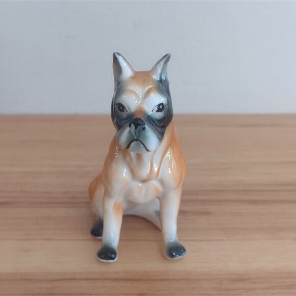 Vintage Glazed Porcelain Boxer Sitting Dog Figurine Unmarked 3.5" - Picture 4 of 7